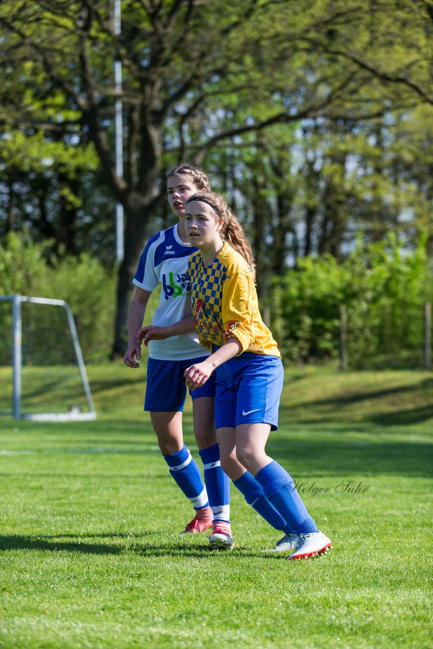 Bild 158 - B-Juniorinnen Bramstedter TS - SSV Hennstedt : Ergebnis: 3:7